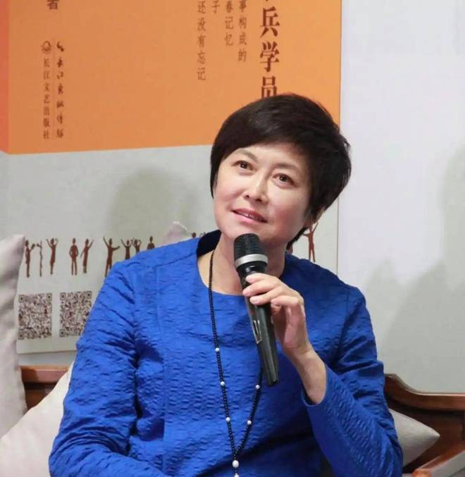 敬一丹追悼会正式举行! 众多大咖现身送别,李修平戴黑色口罩,明显哭过